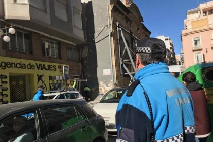 La plaza de la Constitución y la calle Almórida por fin se abren al tráfico.