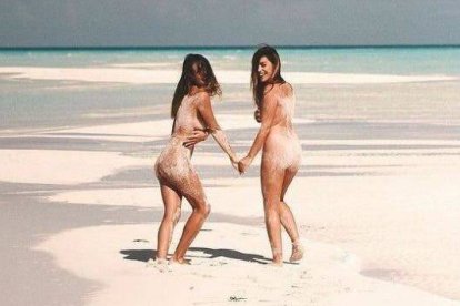 Laura Matamoros se desnuda para felicitar el cumpleaños a su amiga Dulceida