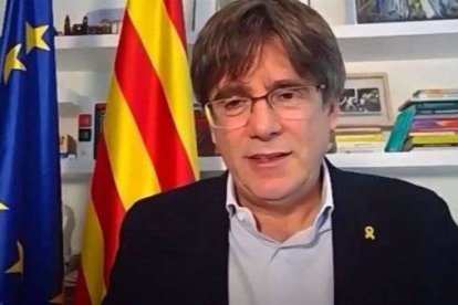 Puigdemont, en una de sus conferencias a distancia