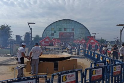 Paellas gigantes en el 40 Congreso del PSOE