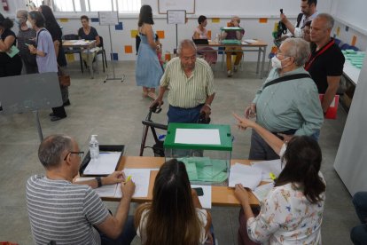 Votaciones en un colegio electoral de Andalucía.