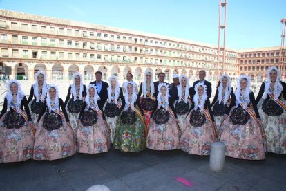 La cremà, el 'mar de mantillas' y la mascletà acercan Alicante y Córdoba