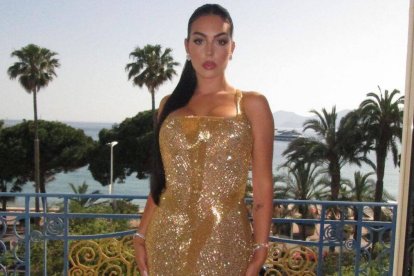 Georgina, en la terraza del hotel de Cannes antes de acudir a la alfombra roja. Instagram.