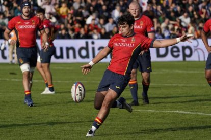 Jugadores de la selección nacional de rugby en un partido con España.