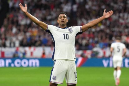 Bellingham, celebrando el gol de la victoria de Inglaterra.