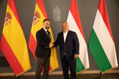 El presidente de Vox, Santiago Abascal, y el primer ministro húngaro, Viktor Orbán.
VOX
(Foto de ARCHIVO)
27/5/2021