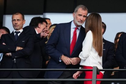 La complicidad entre el Rey Felipe y su hija la Infanta Sofía fue máxima durante todo el partido.