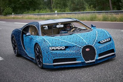 Lego construye un Bugatti Chiron con un millón de piezas que se puede conducir