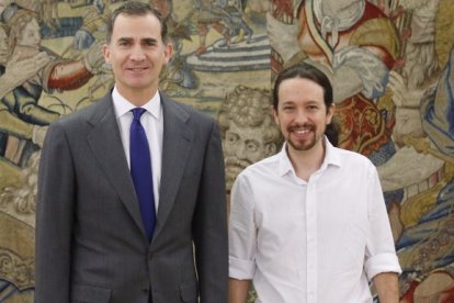 El Rey y Pablo Iglesias durante su reunión de este viernes.