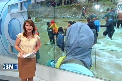 la presentadora dando paso al tema del día para Canal Sur, la crisis de los refugiados.