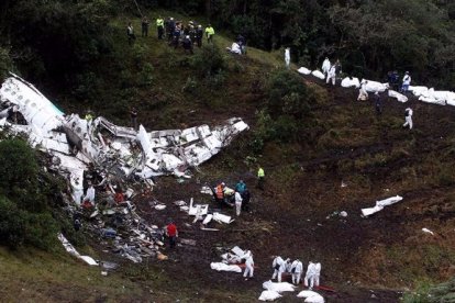 El avión no se declaró en emergencia hasta el descenso.