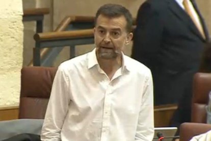 El líder de IU en Andalucía, Antonio Maíllo, este jueves en el Parlamento andaluz.