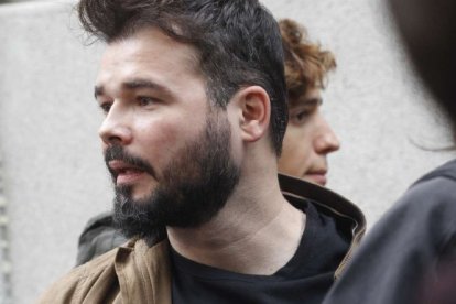 Rufián, tras la discusión con el filósofo uzbeko por Jung