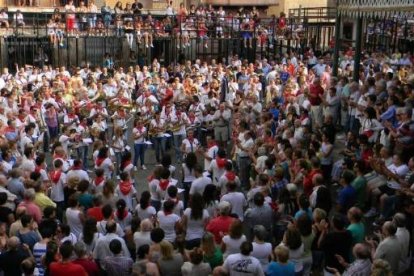 Imagen de la tradicional 'despertà' de las fiestas de Ayora