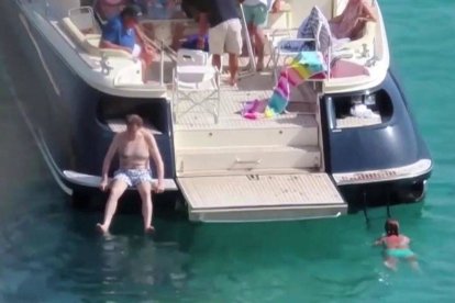 Rajoy, en un barco en Ibiza