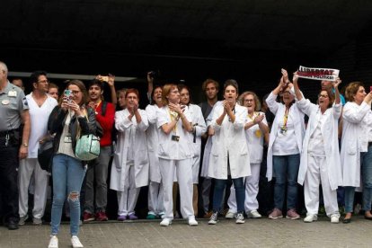 Trabajadores del Hospital de Sant Pau, en su mayoría enfermeras.