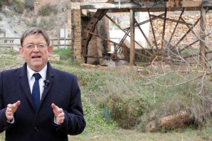 Ximo Puig en la aldea requenense de Casas del Río