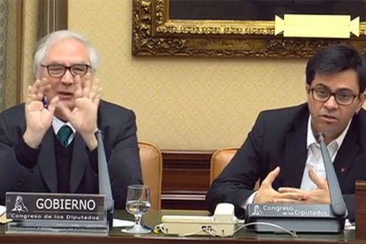 Gerardo Pisarello junto al ministro de Universidades, Manuel Castells.