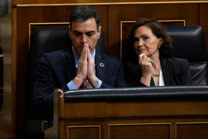 Pedro Sánchez y Carmen Calvo en una imagen de archivo del Congreso de los Diputados