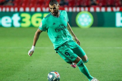 Karim Benzema, durante un partido con el Real Madrid.