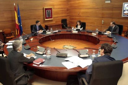 Mientras que la provincial del PSPV destaca la "valentía" del Gobierno, Puig pide "flexibilidad"