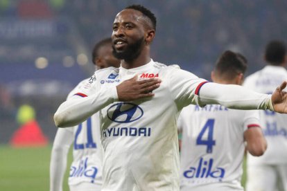 Moussa Dembele, con la camiseta del Olympique Lyonnais.