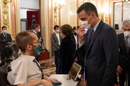 Pablo Echenique y Pedro Sánchez, en el Congreso