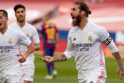 Sergio Ramos, celebrando un gol con el Real Madrid.