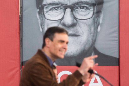 Pedro Sánchez, ante Gabilondo en la última campaña