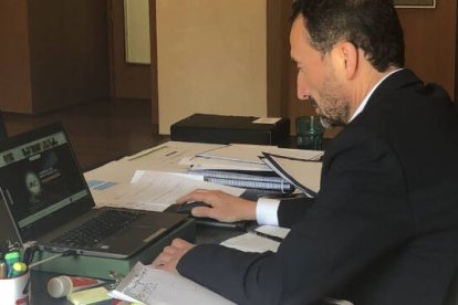 Carlos González, alcalde de Elche
