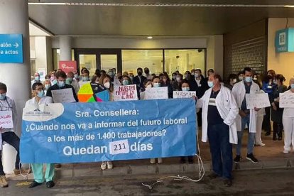 Concentración de este jueves de los trabajadores del Hospital de Torrevieja