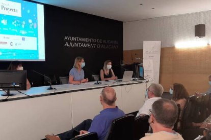 La concejala de Desarrollo Económico, Mari Carmen de España, ha presentado esta III edición
