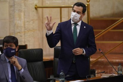 Juanma Moreno, hoy en la sesión de Control al Gobierno en el Parlamento.