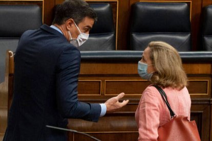 Pedro Sánchez y Nadia Calviño