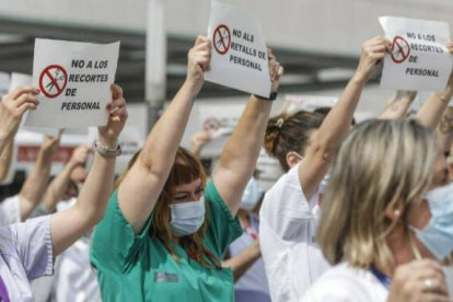 Protesta de profesionales sanitarios contra el recorte de personal