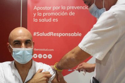 El 90% de los profesionales del Departamento de Salud del Vinalopó ya están vacunados con la tercera dosis