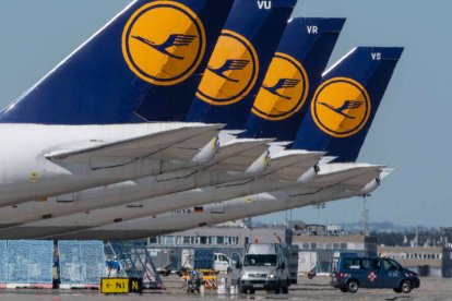 Los aviones de la compañía Lufthansa en el aeropuerto de Frankfurt.