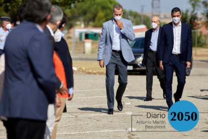 El Rey y Pedro Sánchez el sábado en Torrejón de Ardoz.