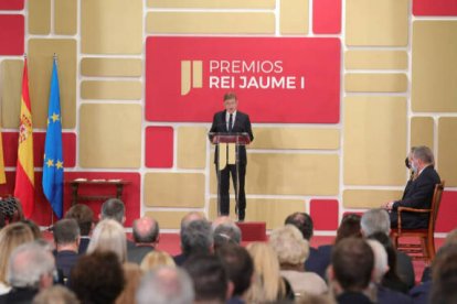 Ximo Puig durante la entrega de premios Rei Jaume I