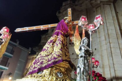 La imagen de Nuestro Padre Jesús Nazareno recorrió en romería las calles de Orihuela / FOTOS: Gaspar Poveda