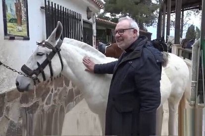 Bartola vive en la 'Cuadra Peluca' de Orihuela