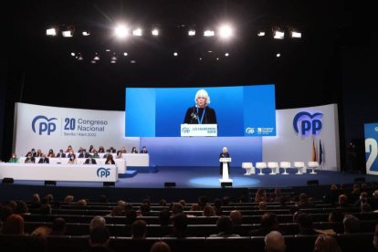 Intervención de Teófila Martínez en el Congreso del PP en Sevilla.