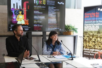 Josep Vicent y Julia Parra durante la presentación de FiJazz