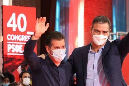 Sánchez y el líder del PSOE en Castilla y León, Luis Tudanca.