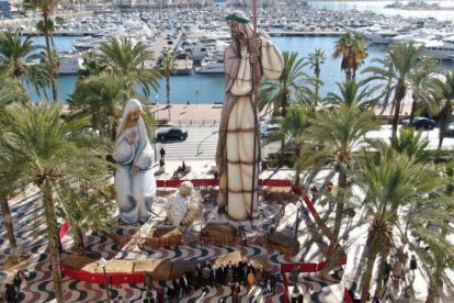 El Nacimiento está ubicado en la Explanada de españa de Alicante