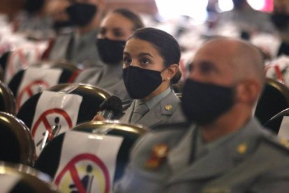 Aunque se ha registrado un aumento en la reclutación femenina, desde hace años no se supera la barrera del 13%