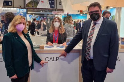 La alcaldesa de Calp Ana Sala y el concejal de Turismo han presentado en Madrid la nueva apuesta turística