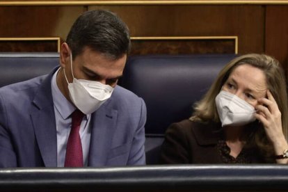 Pedro Sánchez y Nadia Calviño