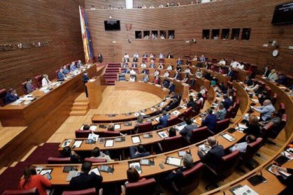 Pleno en Las Cortes Valencianas.