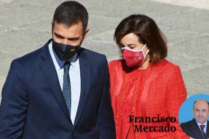 Pedro Sánchez y Margarita Robles, en un acto oficial.